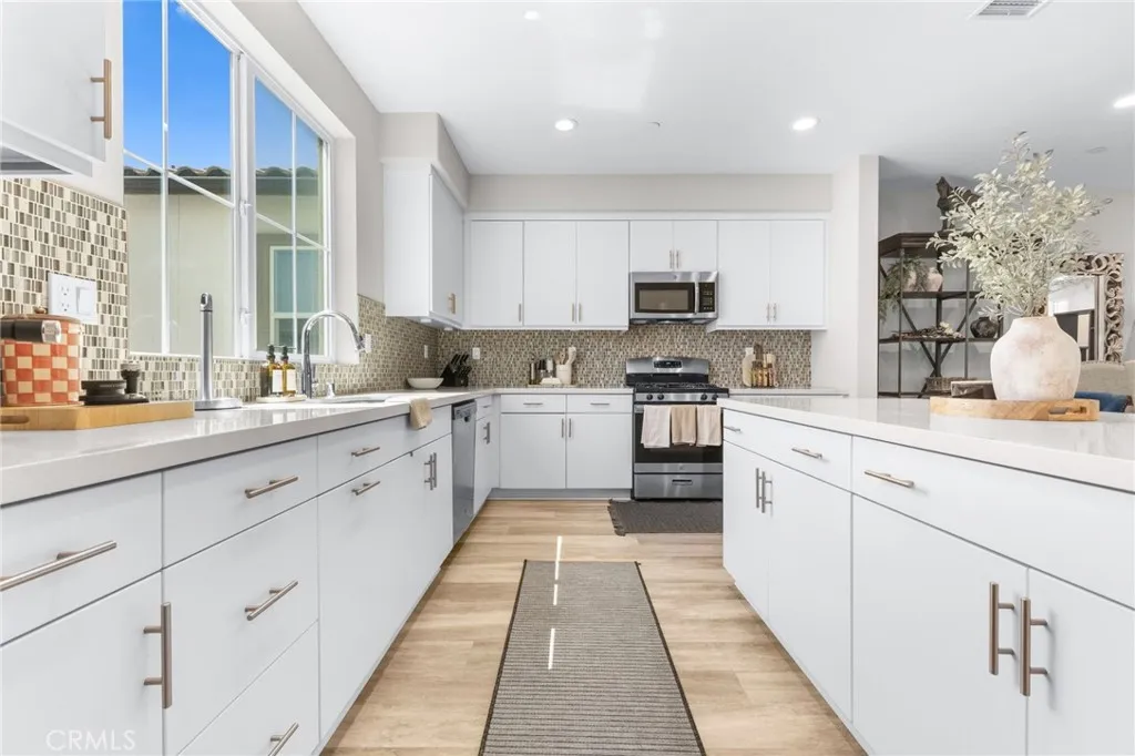 45763 Via Nubes, Temecula, California 92592 home-pic-30