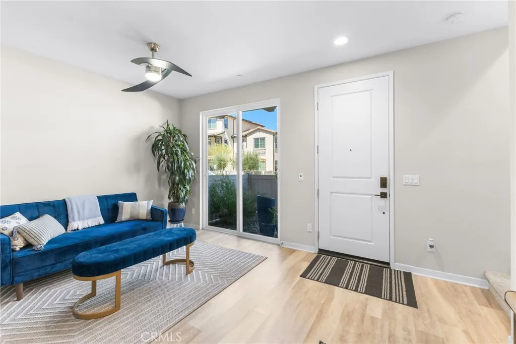 45763 Via Nubes, Temecula, California 92592 home-pic-10