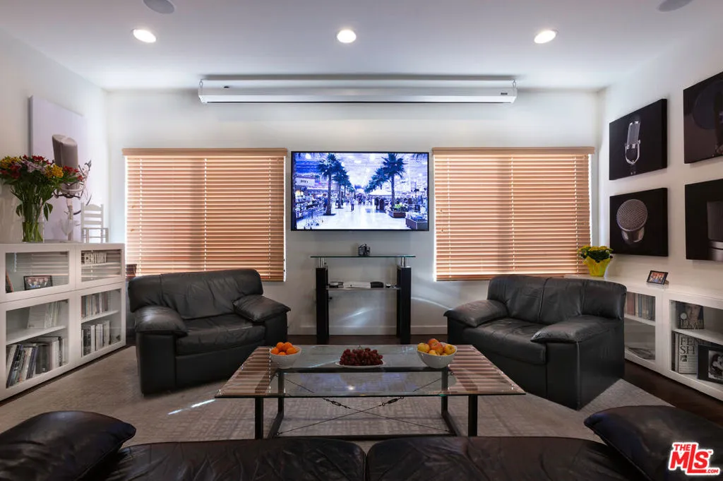 4447 Calhoun Avenue, Sherman Oaks, California 91423 home-pic-6