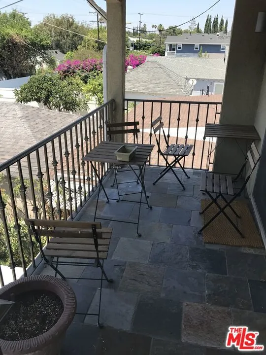 4447 Calhoun Avenue, Sherman Oaks, California 91423 home-pic-23