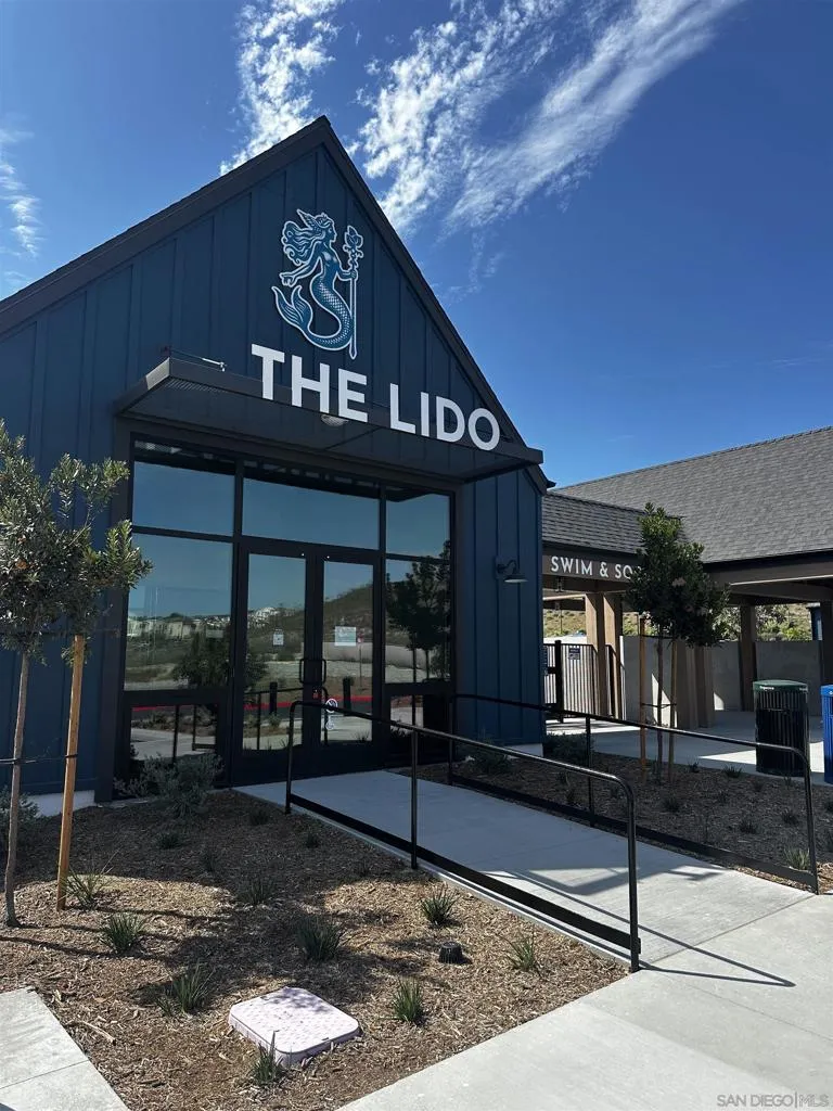 2304 Trevi Cir, Chula Vista, California 91913 home-pic-43