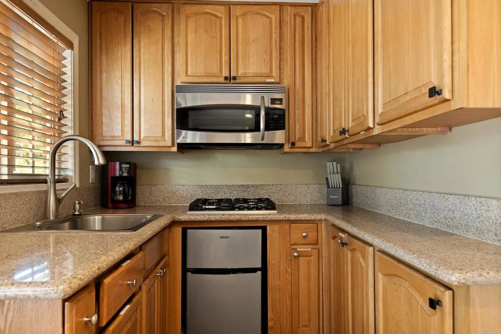 790 Tulip Drive, Green Valley Lake, California 92341 home-pic-46