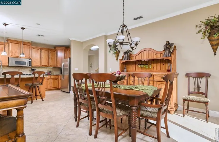 Kitchen / Dining