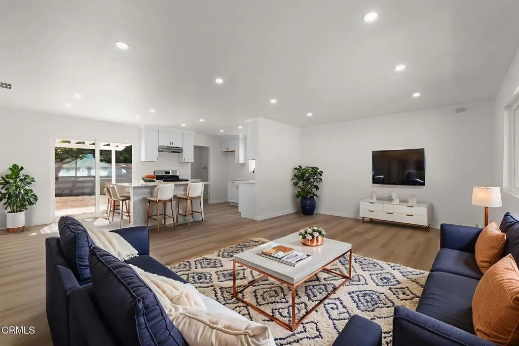 840 Morro Way, Oxnard, California 93033 home-pic-3