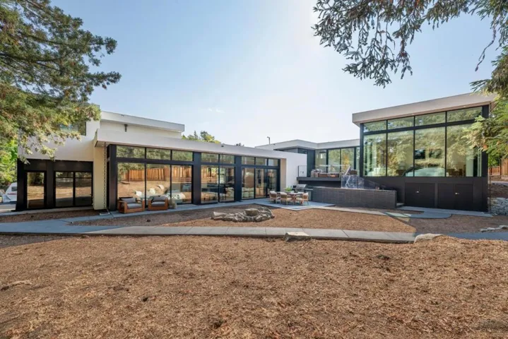 2240 Avy Avenue, Menlo Park, California 94025