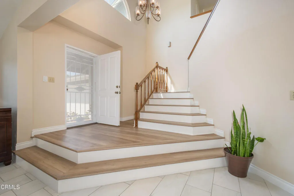 670 Joliet Place, Oxnard, California 93030 home-pic-4