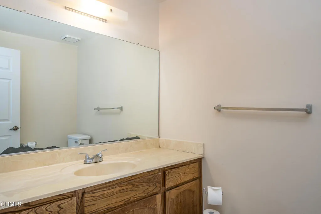 670 Joliet Place, Oxnard, California 93030 home-pic-18