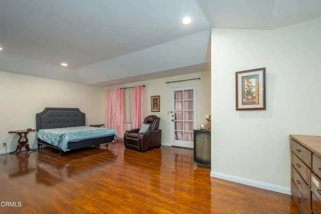 670 Joliet Place, Oxnard, California 93030 home-pic-13
