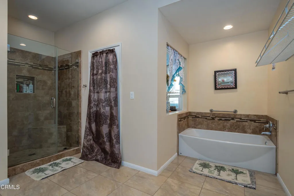 670 Joliet Place, Oxnard, California 93030 home-pic-17