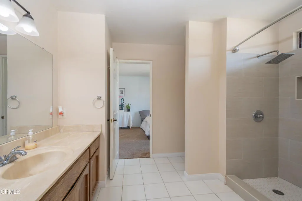 670 Joliet Place, Oxnard, California 93030 home-pic-23