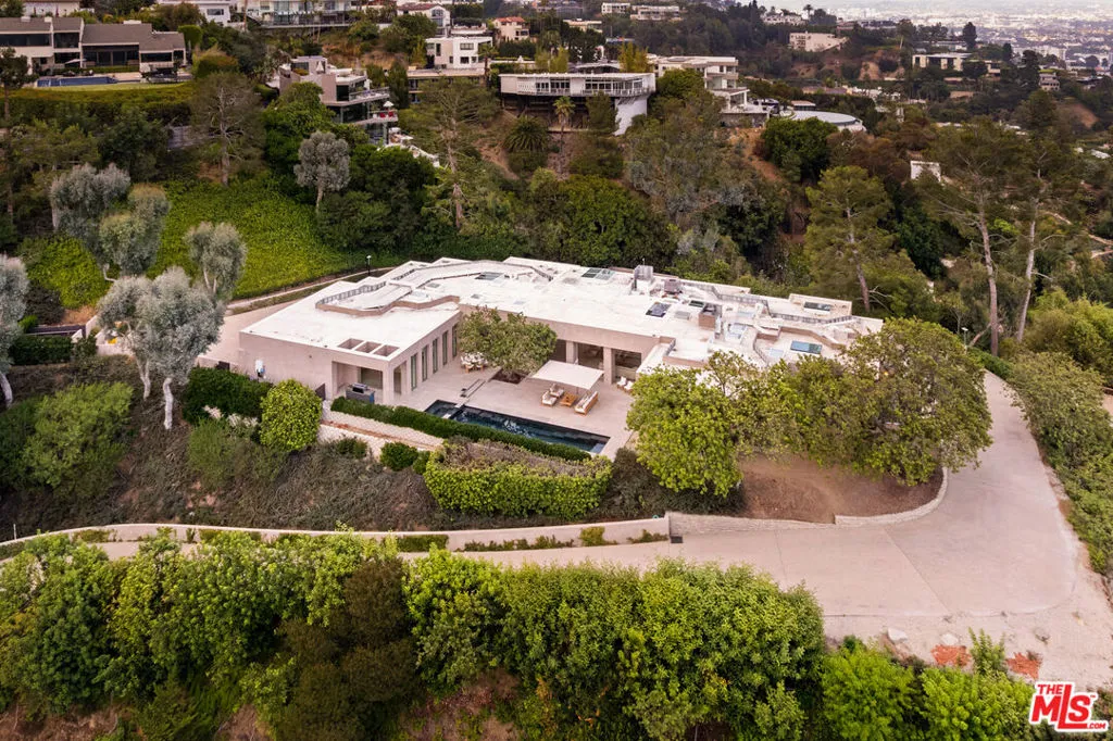 1016 N Hillcrest Road, Beverly Hills, California 90210 home-pic-0