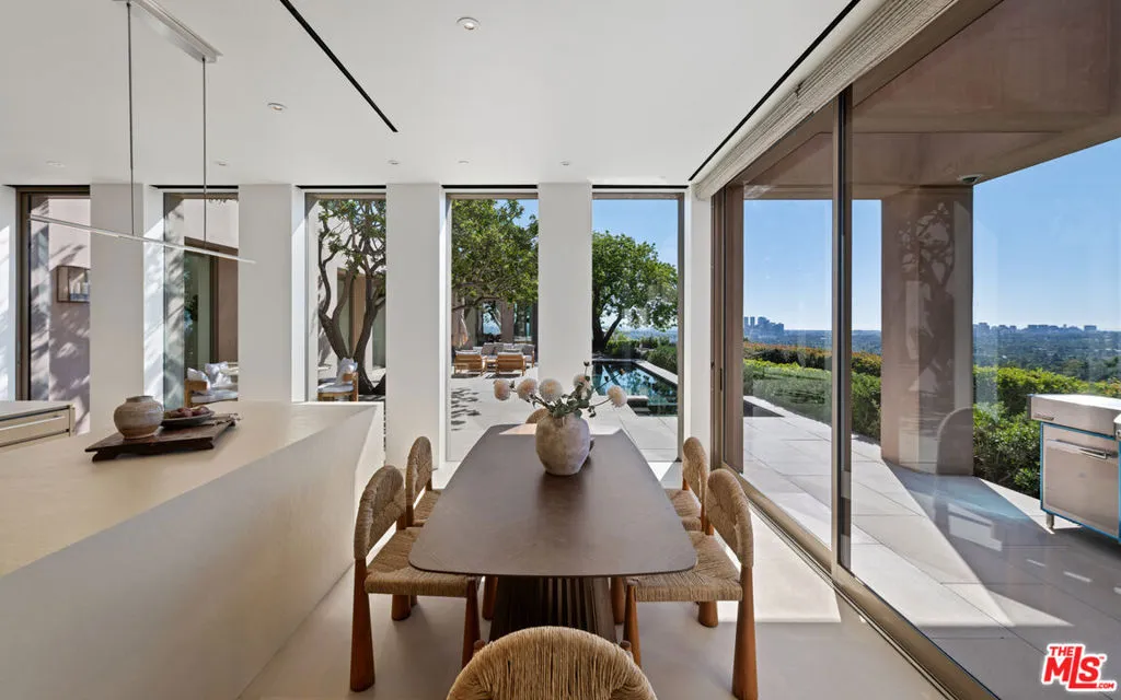1016 N Hillcrest Road, Beverly Hills, California 90210 home-pic-12
