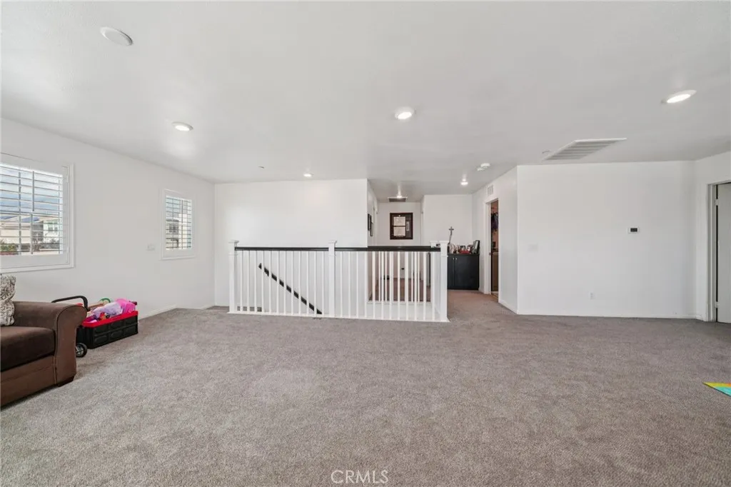 5365 Pine Leaf Avenue, Fontana, California 92336 home-pic-24