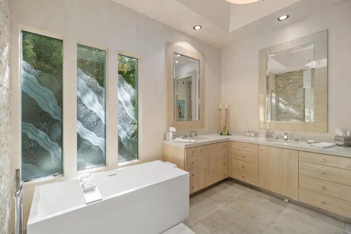 26_11681599_177120_177120-EI-126