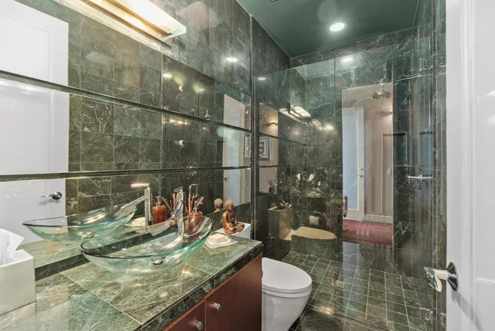 21_11681603_177120_177120-EI-121