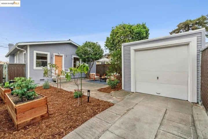 3644 Redding St, Oakland, California 94619