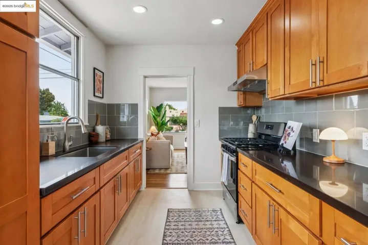 3644 Redding St, Oakland, California 94619