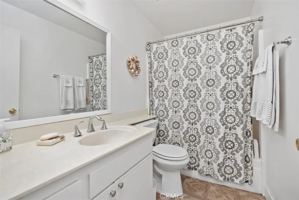 3205 Via Buena Vista D, Laguna Woods, California 92637 home-pic-16