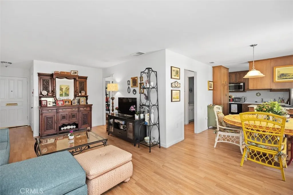 3205 Via Buena Vista D, Laguna Woods, California 92637 home-pic-9