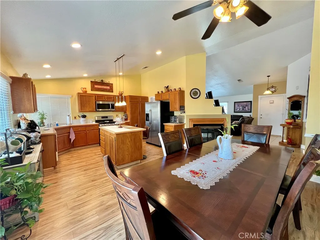 14200 La Mirada Street, Victorville, California 92392 home-pic-14