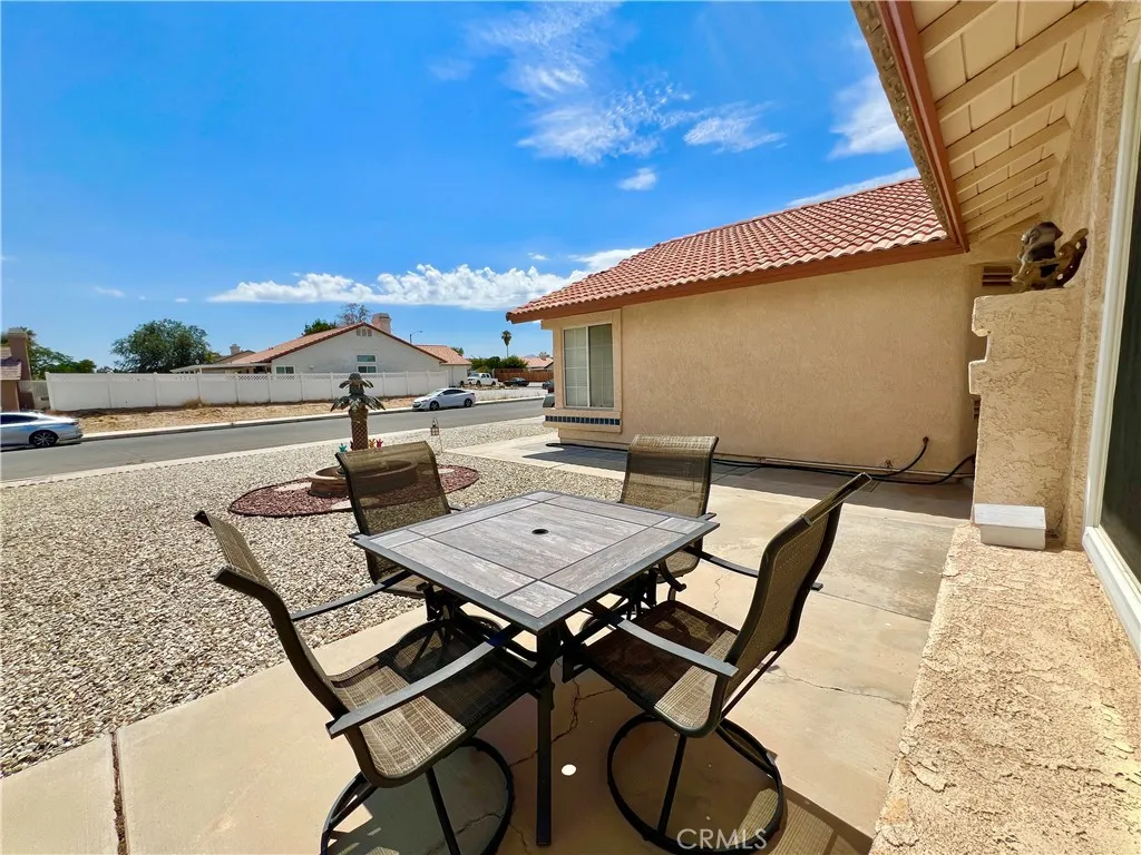 14200 La Mirada Street, Victorville, California 92392 home-pic-4