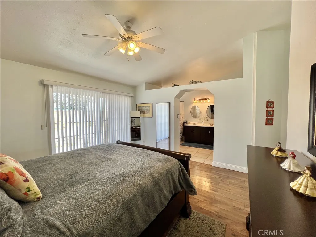 14200 La Mirada Street, Victorville, California 92392 home-pic-19