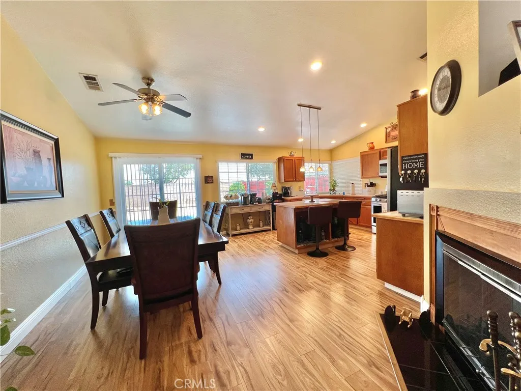 14200 La Mirada Street, Victorville, California 92392 home-pic-10