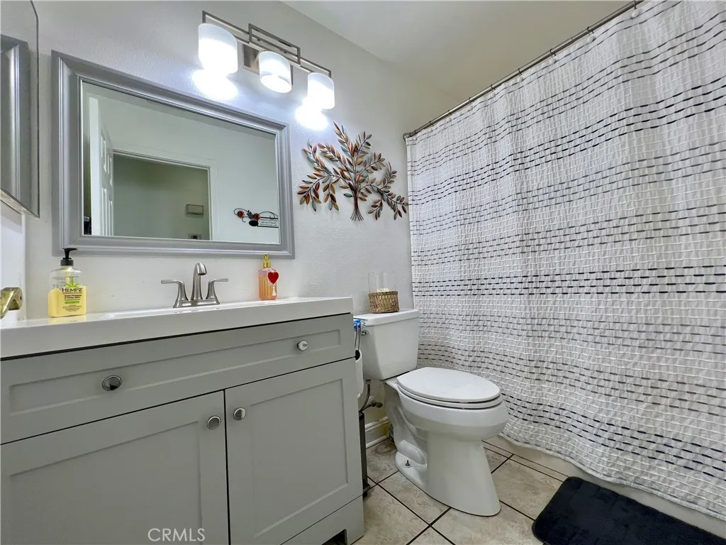 14200 La Mirada Street, Victorville, California 92392 home-pic-16