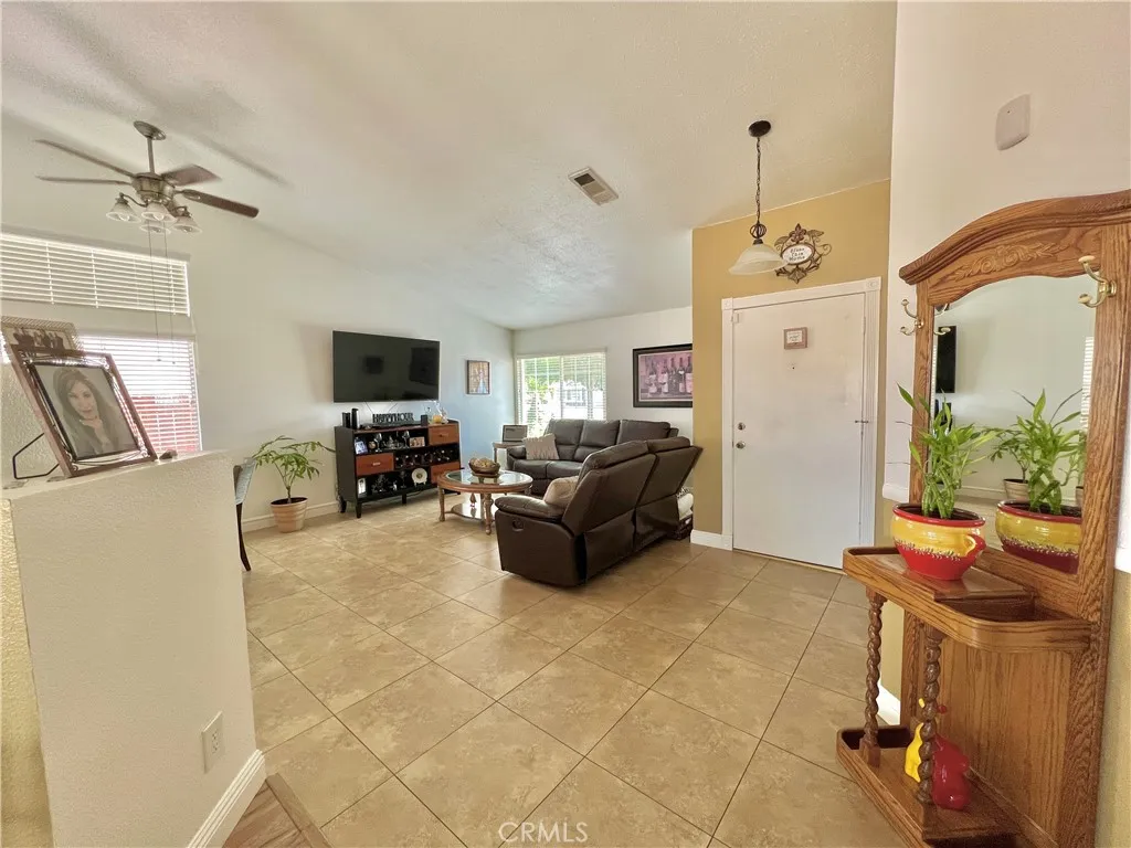 14200 La Mirada Street, Victorville, California 92392 home-pic-8