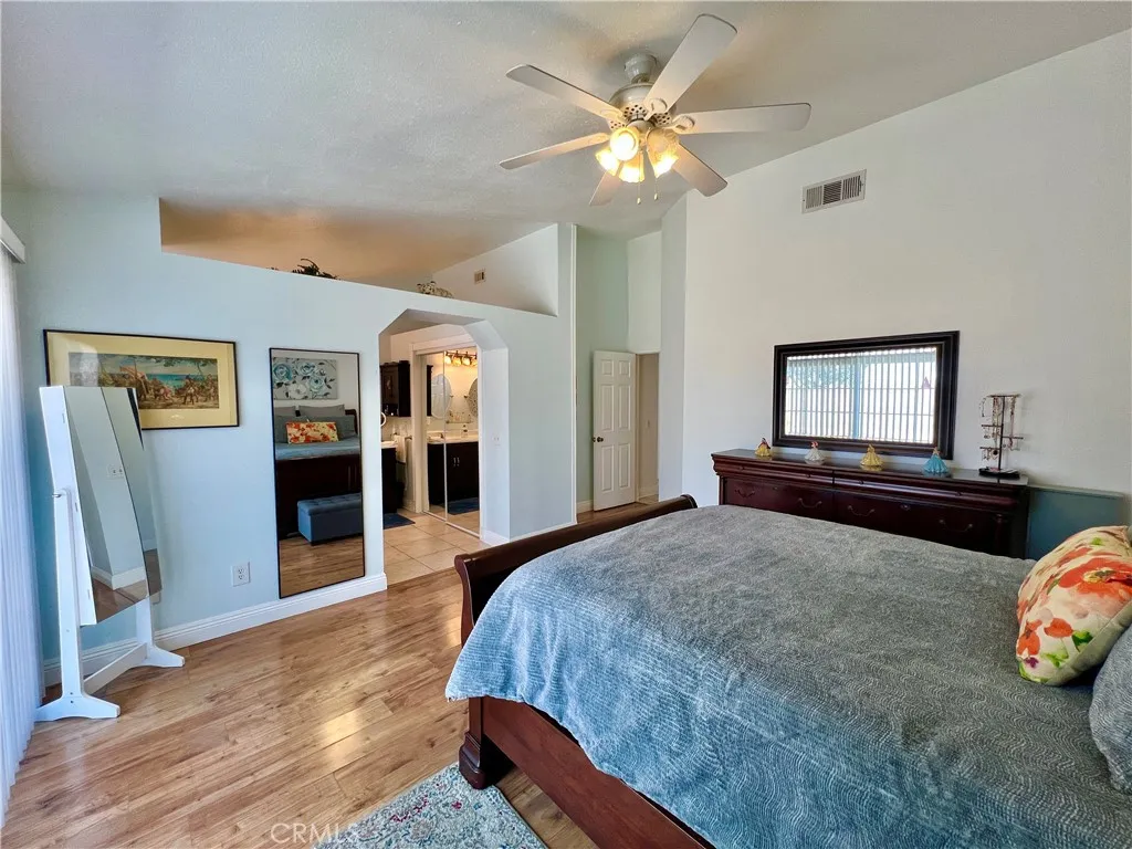 14200 La Mirada Street, Victorville, California 92392 home-pic-20