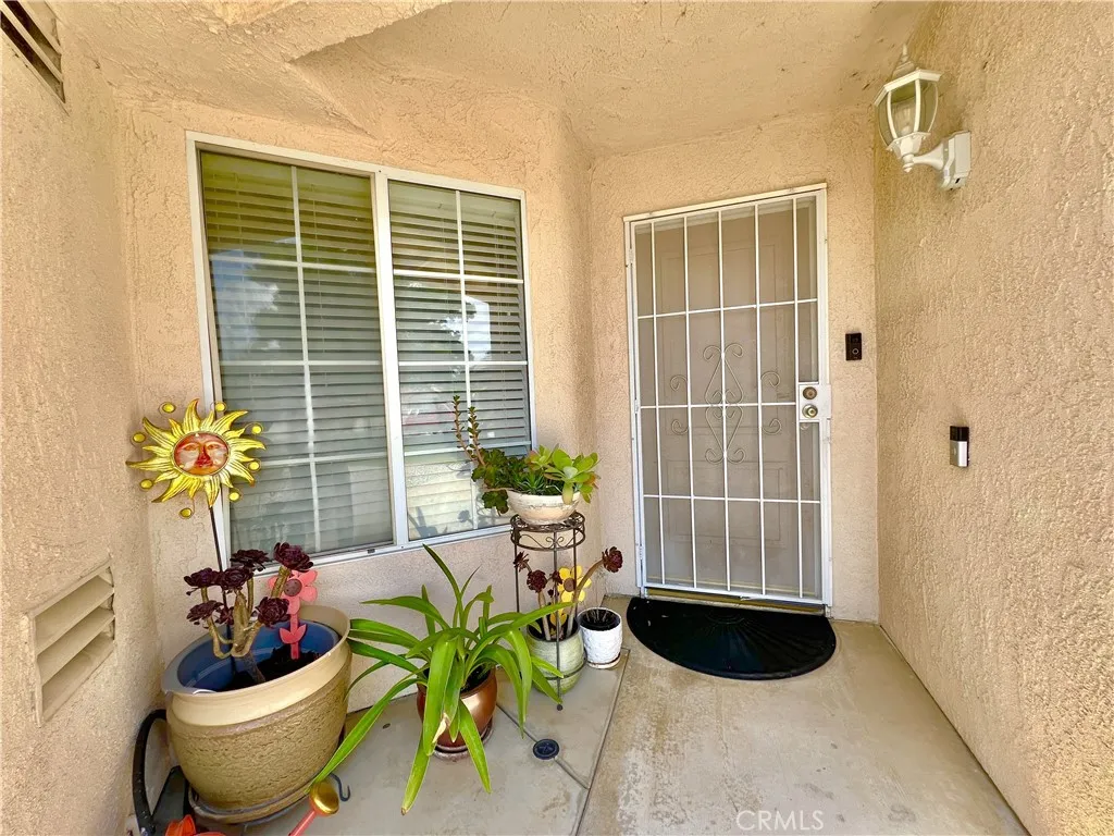 14200 La Mirada Street, Victorville, California 92392 home-pic-5