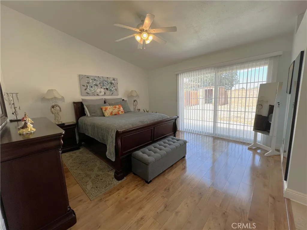 14200 La Mirada Street, Victorville, California 92392 home-pic-18
