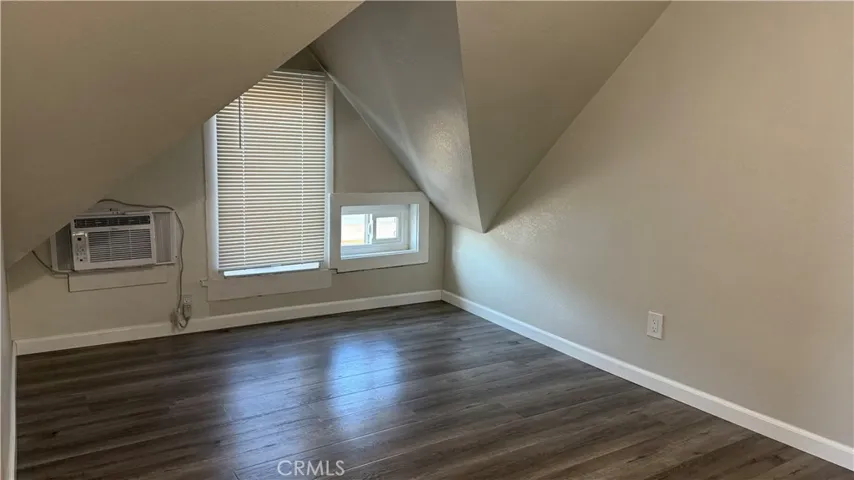 120 E 31st Street B, Los Angeles, California 90011