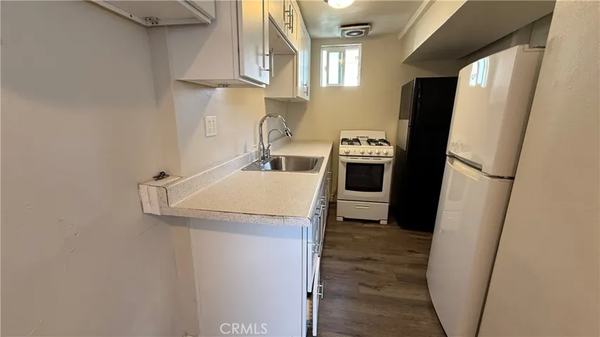 120 E 31st Street B, Los Angeles, California 90011
