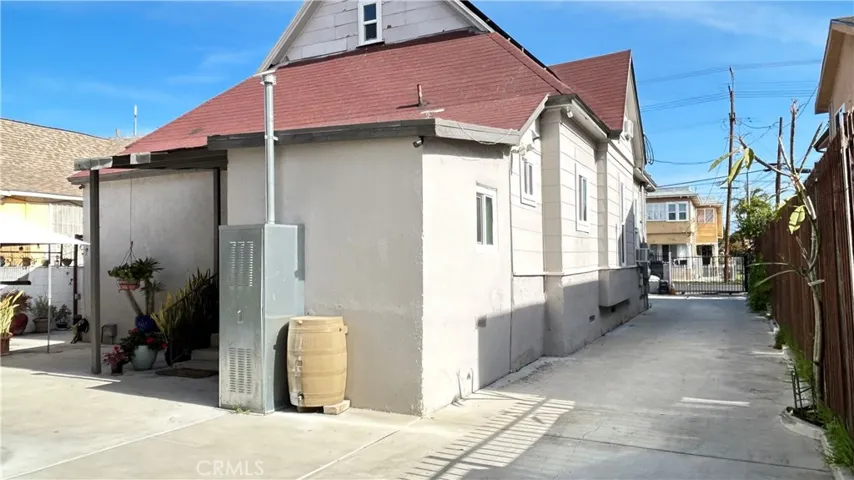 120 E 31st Street B, Los Angeles, California 90011
