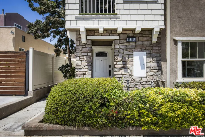 6521 1/2 La Mirada Avenue, Los Angeles, California 90038