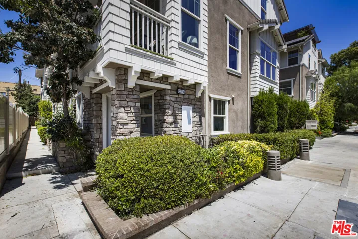 6521 1/2 La Mirada Avenue, Los Angeles, California 90038