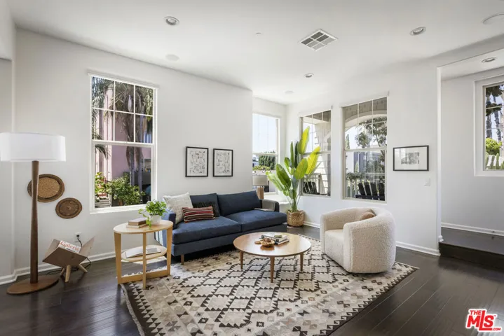 6521 1/2 La Mirada Avenue, Los Angeles, California 90038