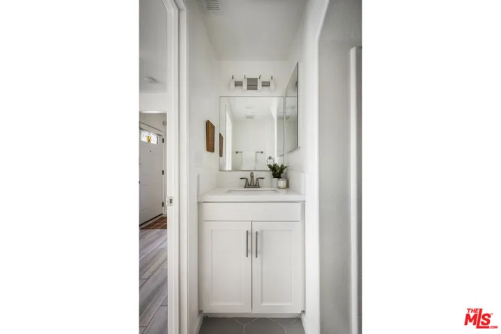 6521 1/2 La Mirada Avenue, Los Angeles, California 90038