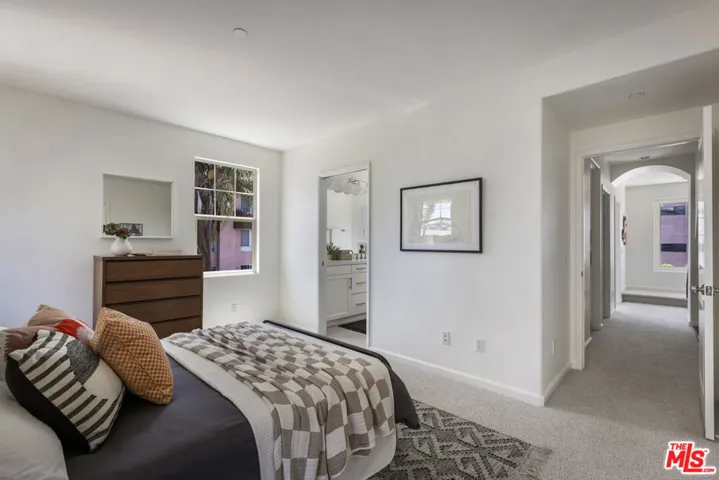 6521 1/2 La Mirada Avenue, Los Angeles, California 90038