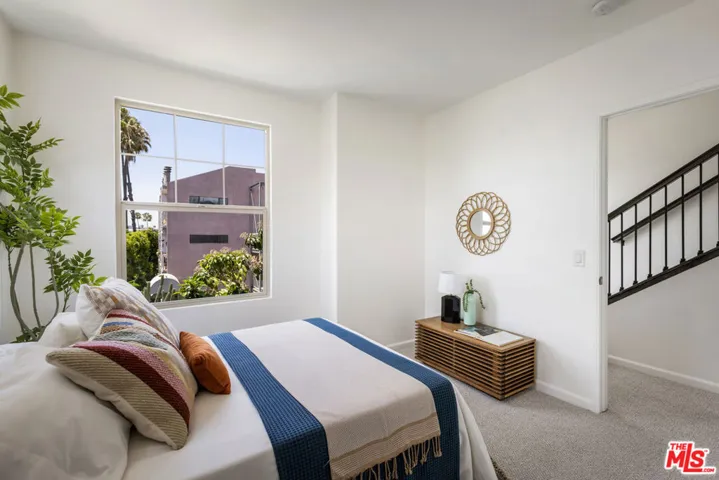 6521 1/2 La Mirada Avenue, Los Angeles, California 90038