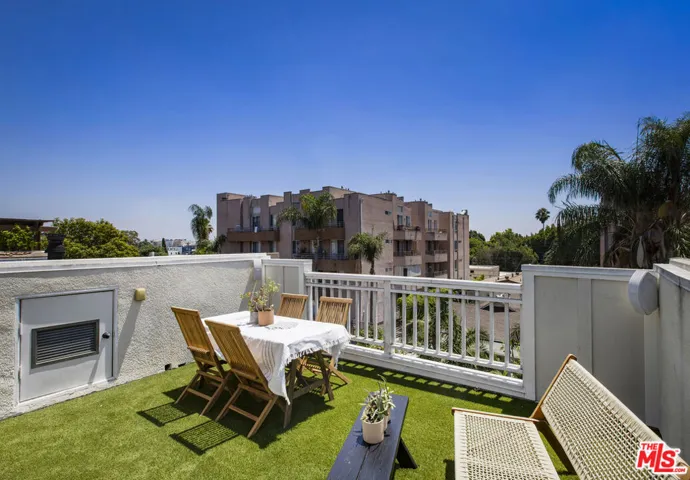 6521 1/2 La Mirada Avenue, Los Angeles, California 90038