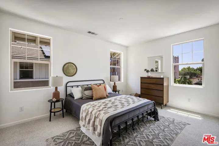 6521 1/2 La Mirada Avenue, Los Angeles, California 90038