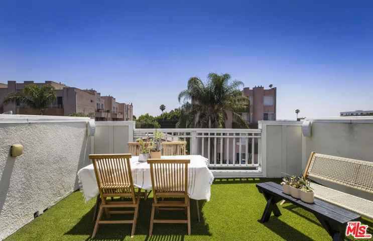 6521 1/2 La Mirada Avenue, Los Angeles, California 90038