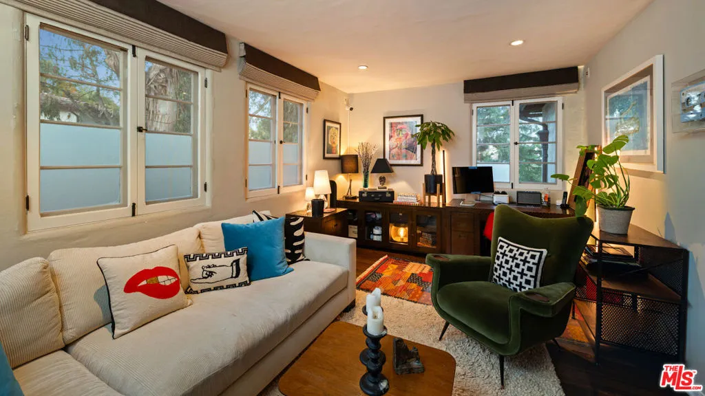 6208 Mulholland Highway, Los Angeles, California 90068 home-pic-12