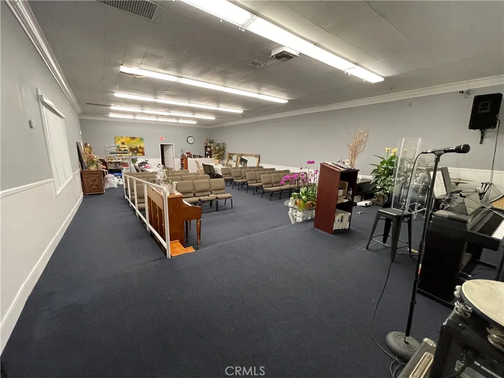 INSIDE - SECTION 1
