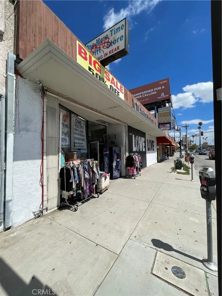 FRONT / STREET VIEW - 18515 Sherman Way, Reseda