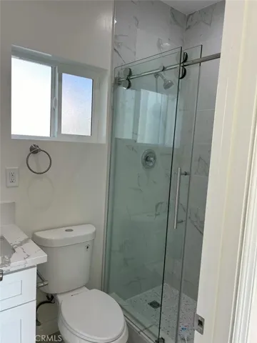 3729A Bathroom