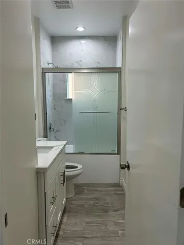 3729A Bathroom