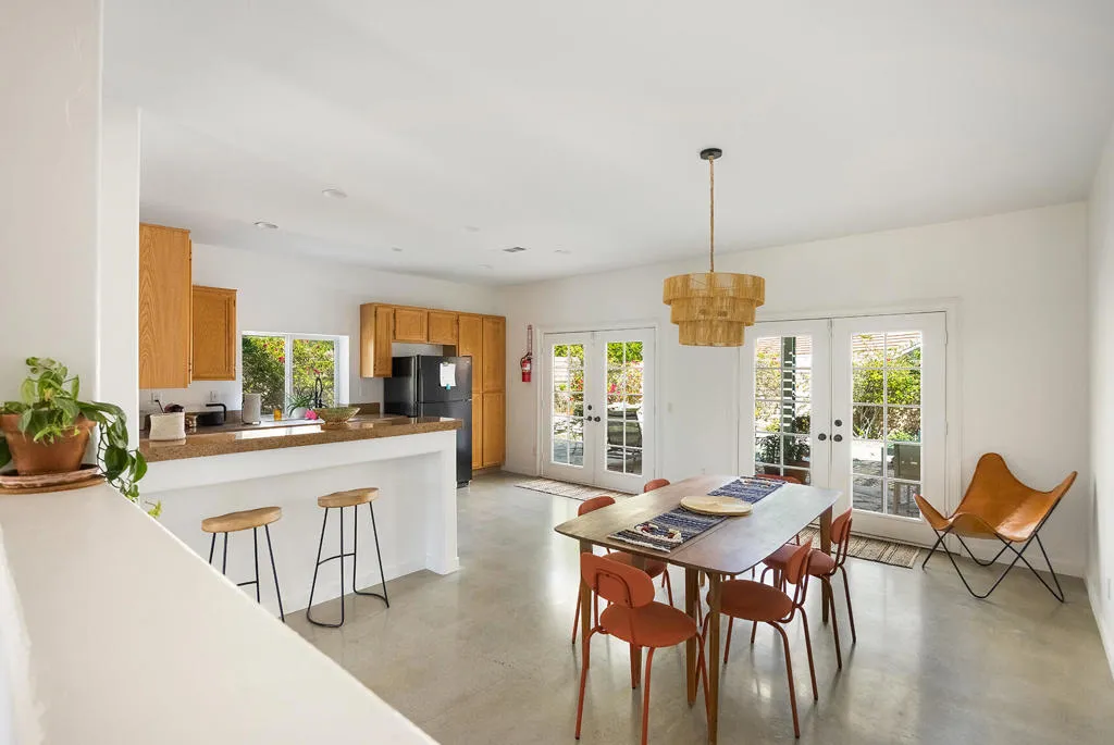 2190 N Paseo De Anza, Palm Springs, California 92262 home-pic-2